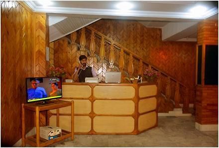 Baltistan Continental Hotel Скарду Экстерьер фото